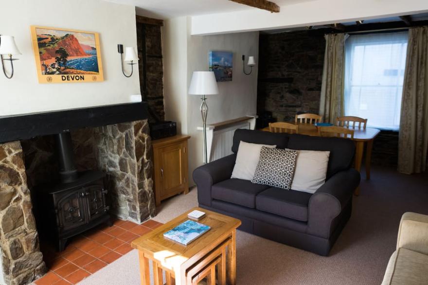 Period 3 bedroom cottage in the heart of Appledore, Devon - sleeps 4