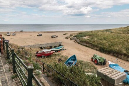 LARKSBAY VIEW, pet friendly, with a garden in Marske-By-The-Sea