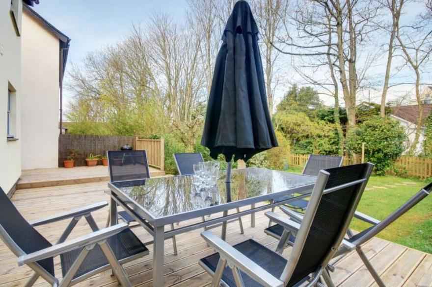 Beautiful private villa for 5 guests with WIFI, TV, patio, pets allowed and parking