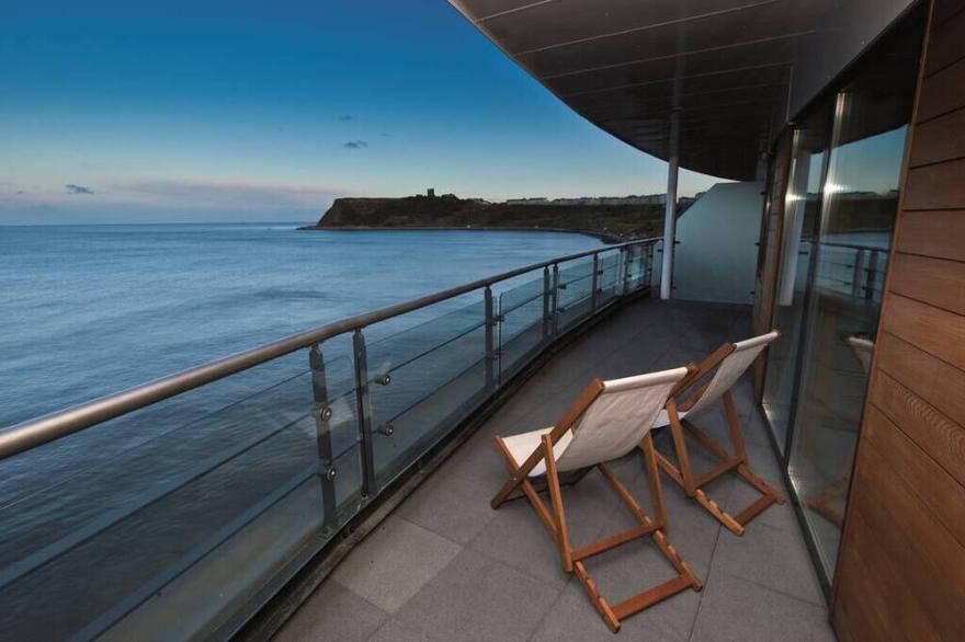 2-Bedroom Sea View Penthouse by The Beach