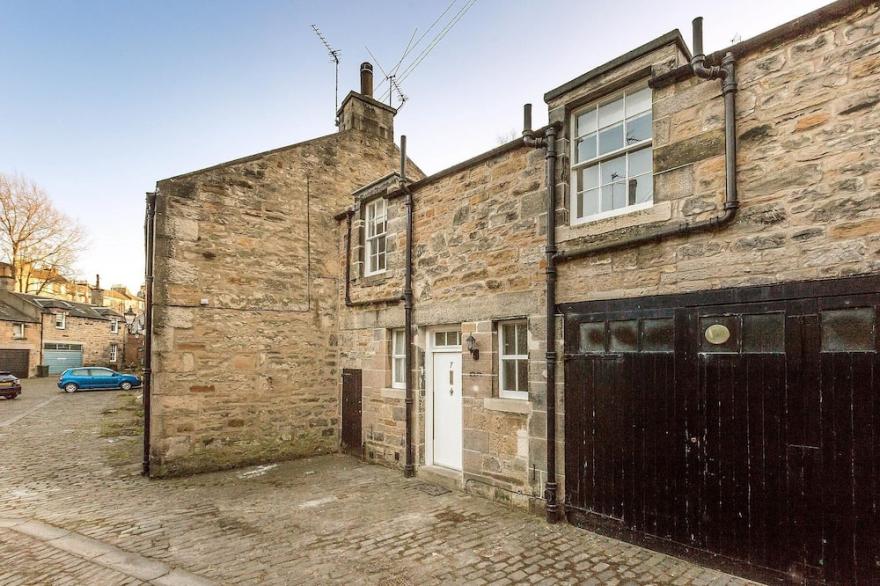 Charming Mews House In Edinburgh City Centre With Integral Garage