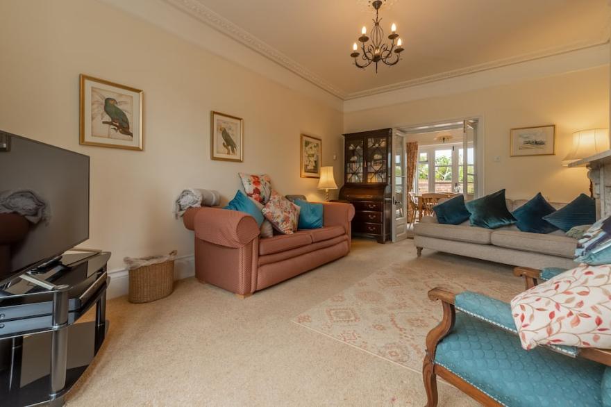 Crown Villa is a hidden gem in arguably one of the best locations in Wells-next-the-Sea.