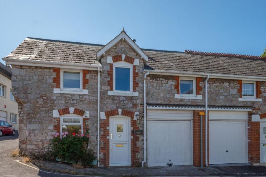 Honey Cottage Mews - Two Bedroom House, Sleeps 4