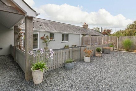 BODSELA BACH, pet friendly, with a garden in Nefyn