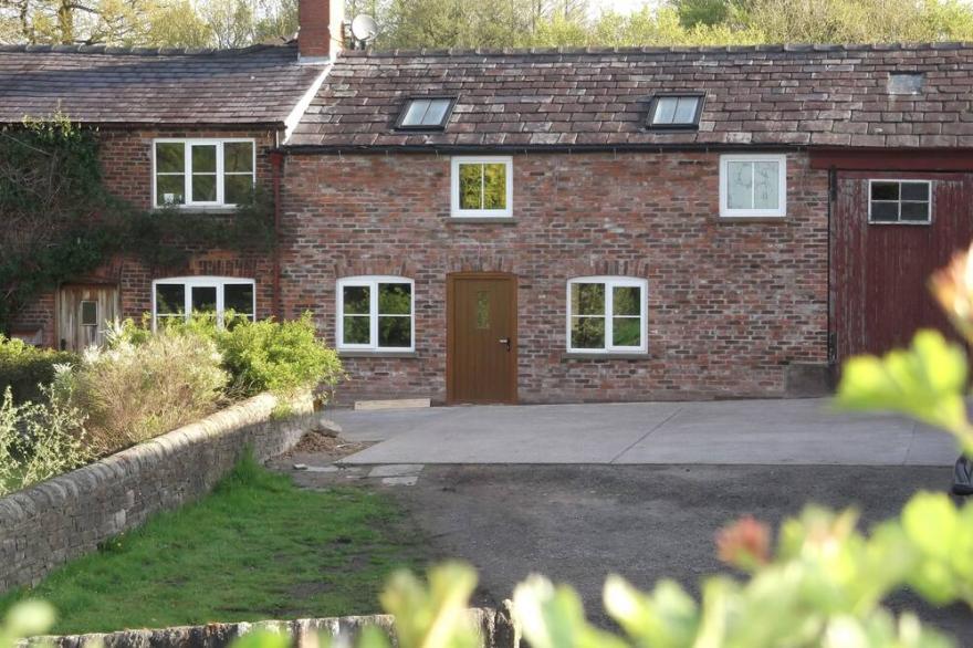 Swallows Barn, set on a working farm in foothills of the Peak District