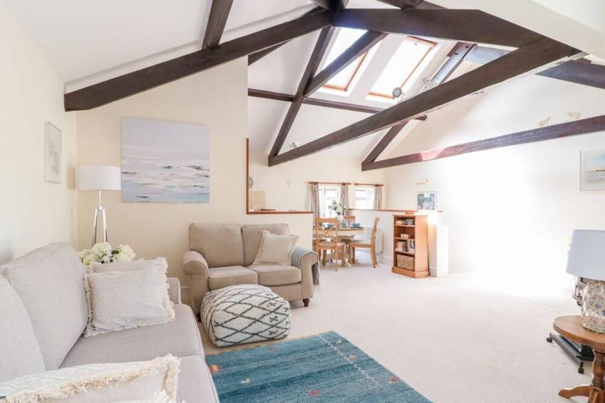 THE TALLET, family friendly, character holiday cottage in Dittisham