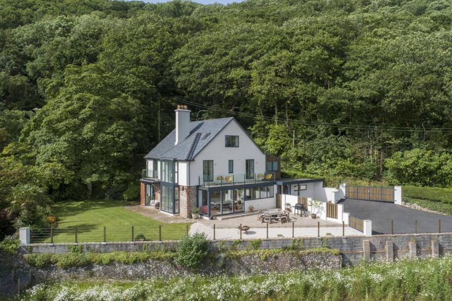 Stunning coastal home with panoramic sea views in Porlock Weir - 6 bed / 6 bath