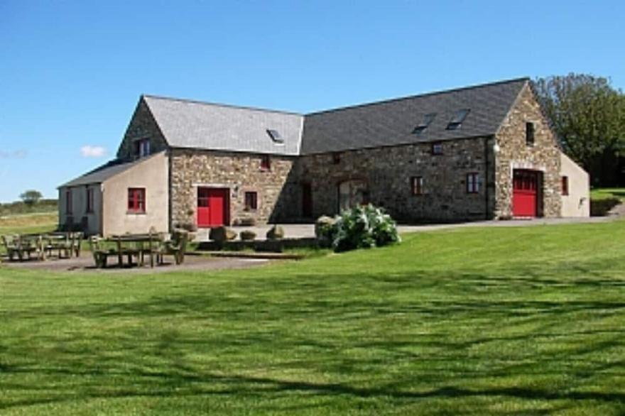 Y Beudy (The Cow Byre) Sleeps 8 (4 Bedrooms)