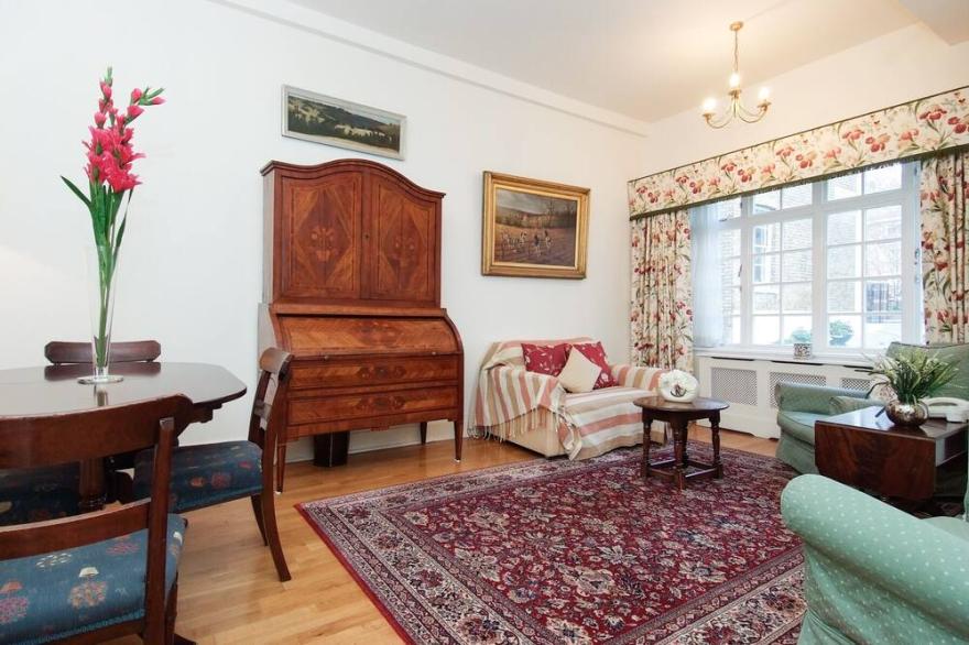 Lovely Mews House in Westminster