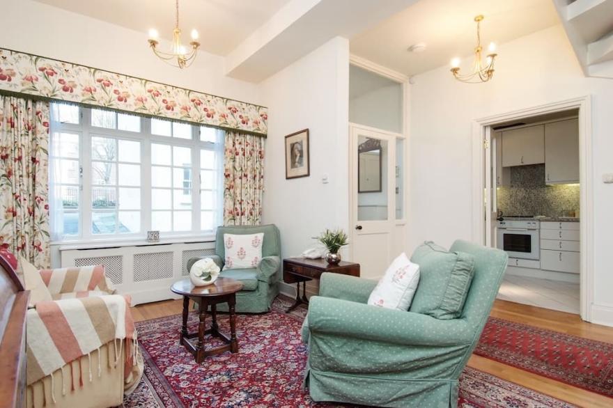 Lovely Mews House in Westminster