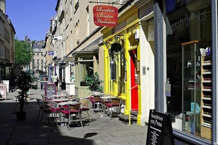 Margaret's 1770 Townhouse -  Beautiful Georgian Townhouse tucked away on little pedestrianised stree