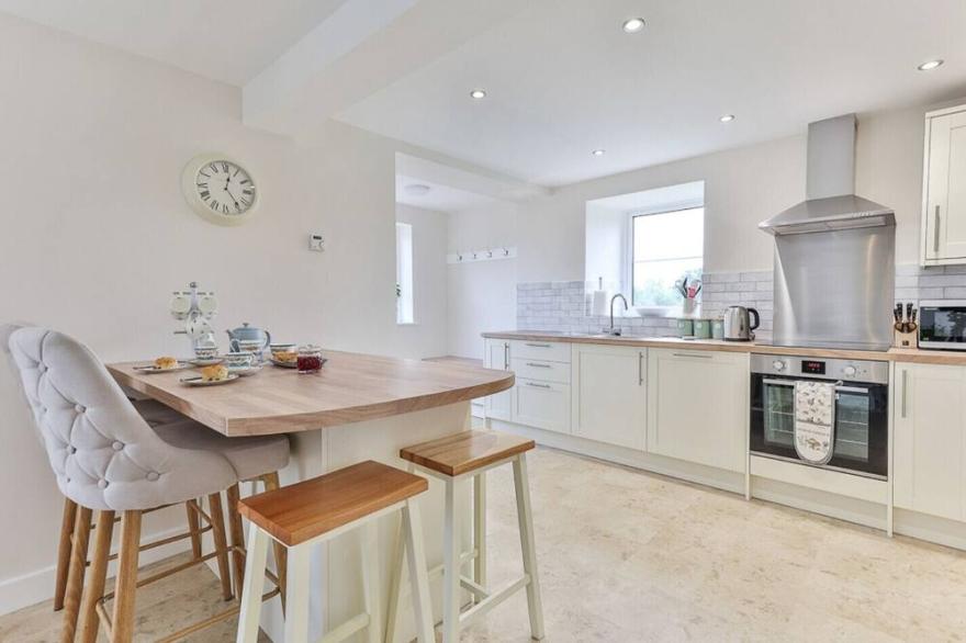 The Barn, Shortflatt Farm 2 bed sleeps 4, both en-suite rooms, stunning setting