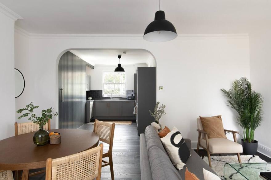 The Camberwell Retreat - Alluring 2BDR Flat with Garden