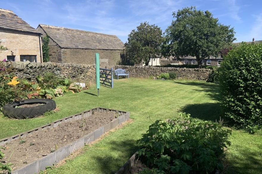 THE BARN, Pet Friendly, With A Garden In Holme, Yorkshire