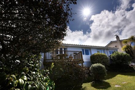 NORTHERN LIGHTS, family friendly, country holiday cottage in Polzeath