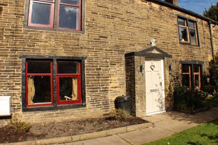 11 LANE END, pet friendly, with open fire in Thornton, West Yorkshire