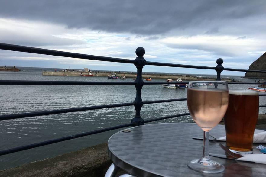 Dunroamin - our sunny seaside escape in Staithes!