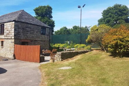 Converted barn within walking distance of local shops and beaches