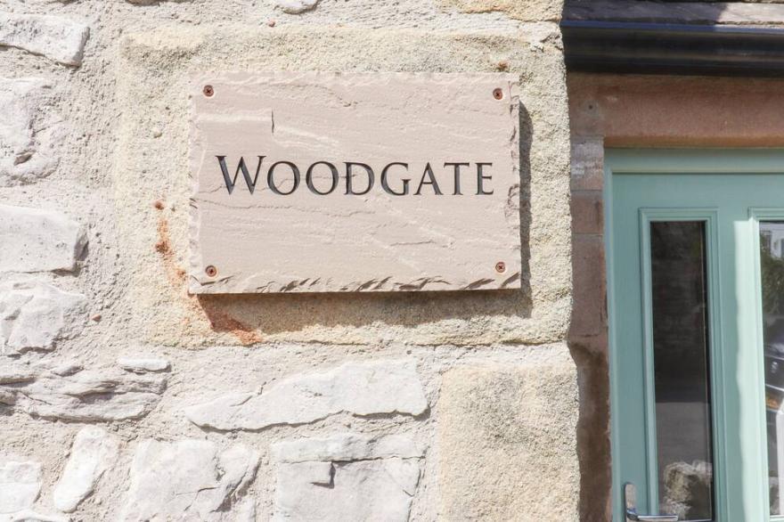 WOODGATE, Pet Friendly, Character Holiday Cottage In Miller’s Dale