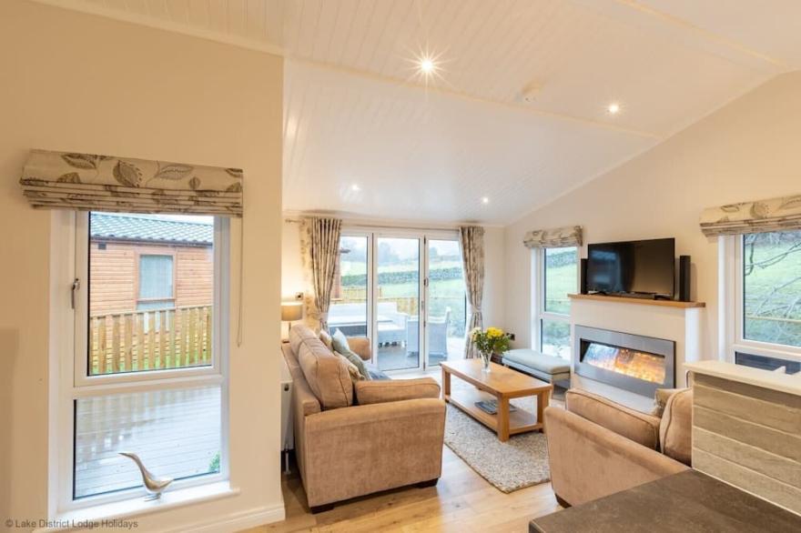 COMRAICH, pet friendly, luxury holiday cottage in Windermere
