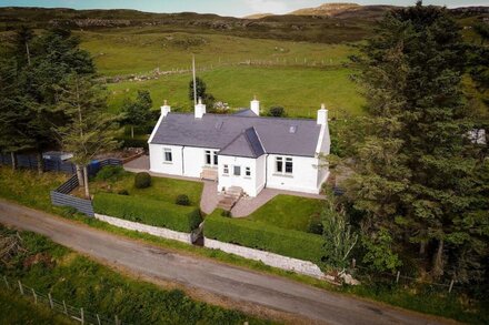 Taigh Dolag.  Skye Holiday house, central  location with stunning views.