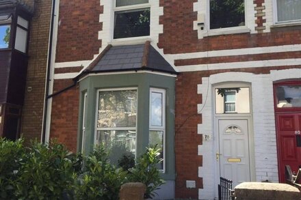 Large Victorian Terraced House, close to shops and restaurants