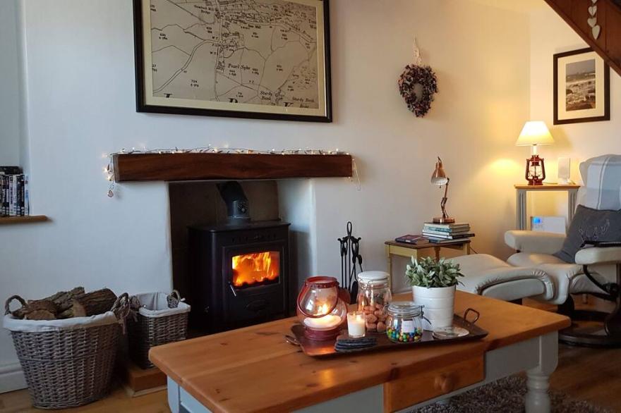 'Spring Garden' Dog Friendly, Comfy Cottage