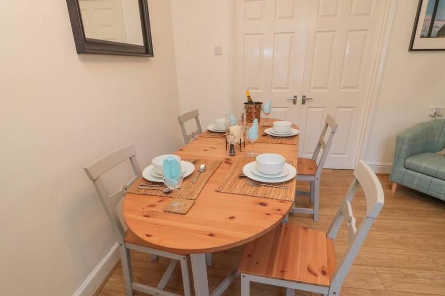 REDSHANK, Pet Friendly, Character Holiday Cottage In Amble