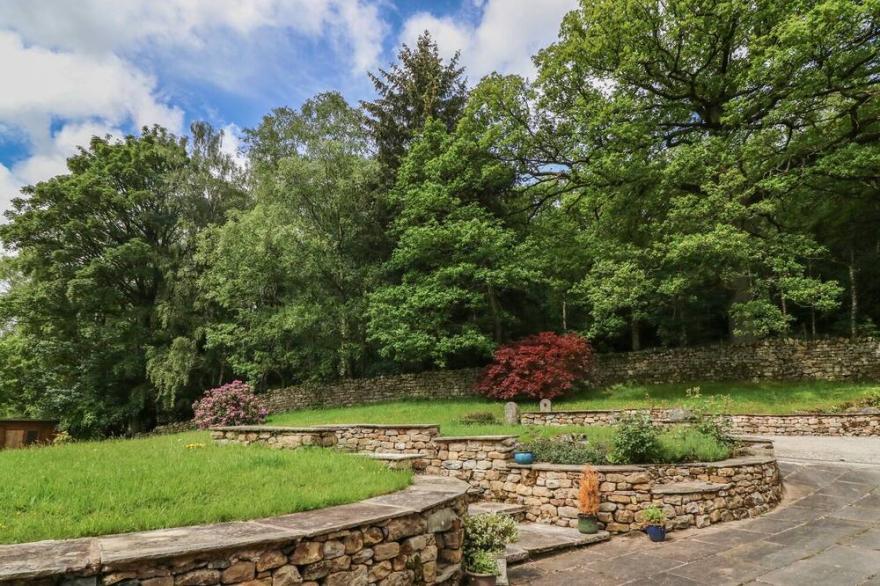 SPENS FARM COTTAGE, with a garden in Tatham