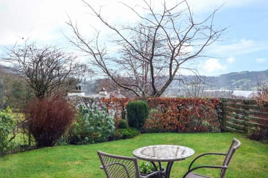 LOW DOW CRAG, romantic, character holiday cottage in Coniston