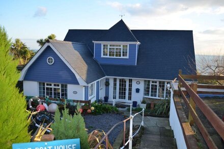 Self contained 5 star Boat House Studio overlooking the Sea ideal for couples