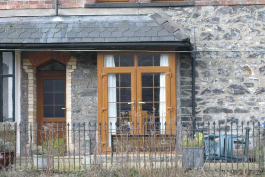 Heart of beautiful Betws-y-Coed - well-equipped Victorian stone railway cottage