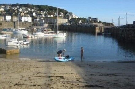 Romantic Luxury Apartment With Stunning Sea View In Mousehole, Wifi, Nespresso!