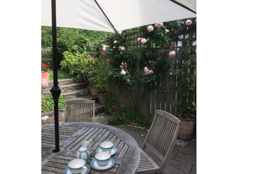 Hollyhocks Cottage is a semi detached country cottage in the hamlet of Helland Bridge on the Camel trail