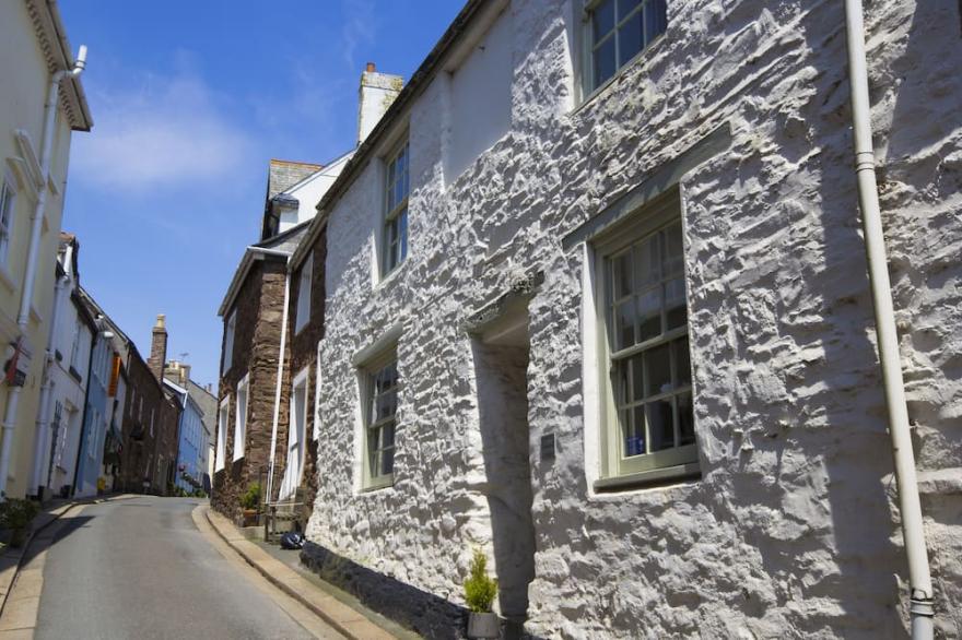 Large Holiday Cottage In Kingsand, Cornwall