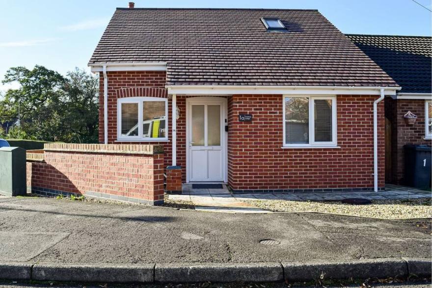 2 Bedroom Accommodation In Ashby-De-La-Zouch