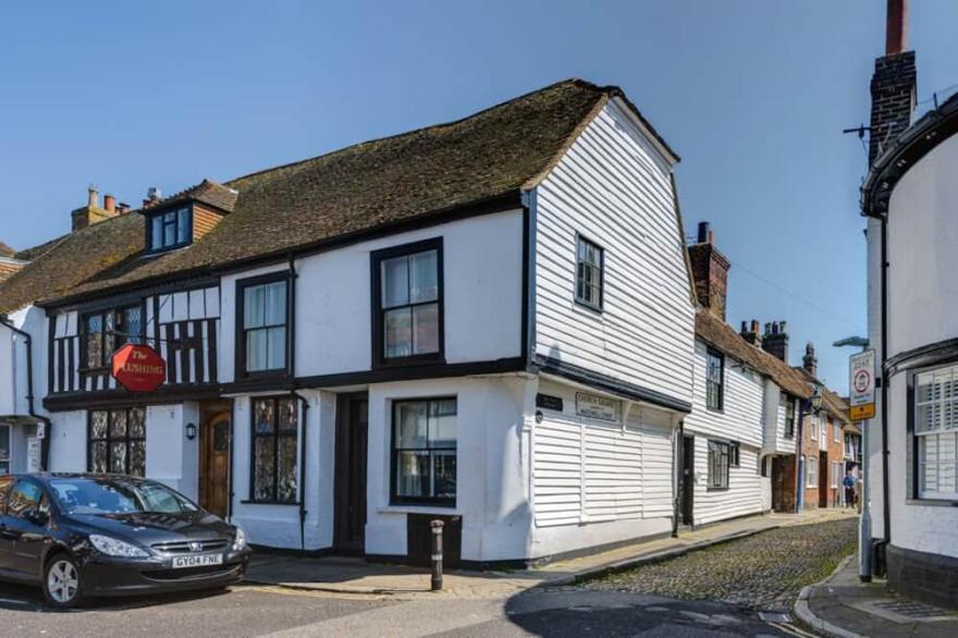 Beautiful Tudor Grade 2* Listed Cottage In Rye's Citadel