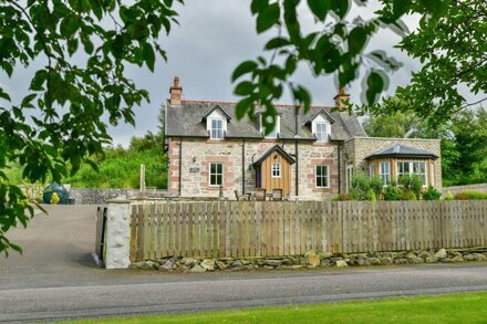 Scottish Highland Cottages 