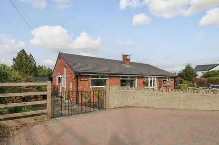 HOME VIEW, family friendly, with open fire in Coleford