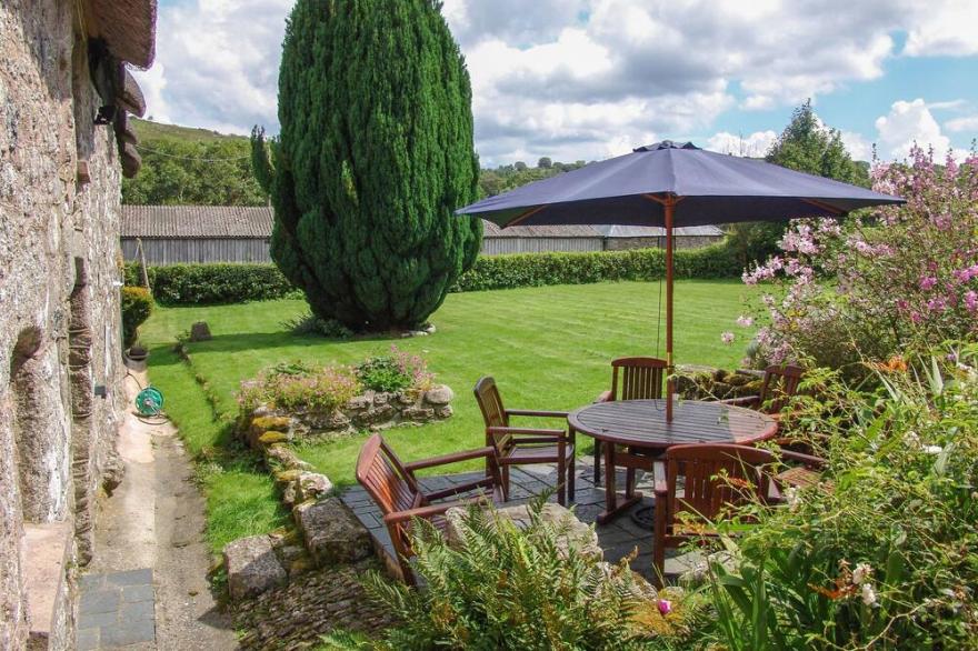 HOLE FARM, pet friendly, character holiday cottage in Chagford