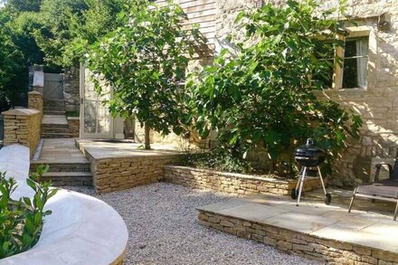 Luxurious One Bed Hideaway In The Cotswolds