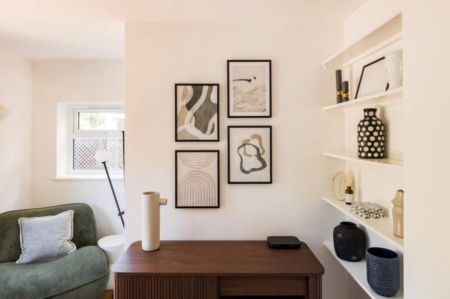The Fulham Bolthole - Beckoning 2BDR Flat with Garden