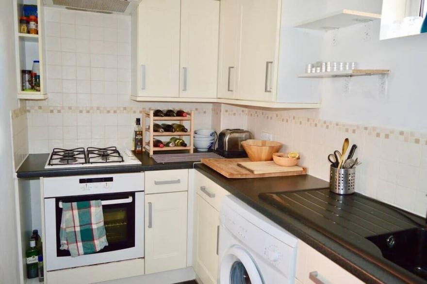 Charming Cosy Coach House in Fishponds, Bristol