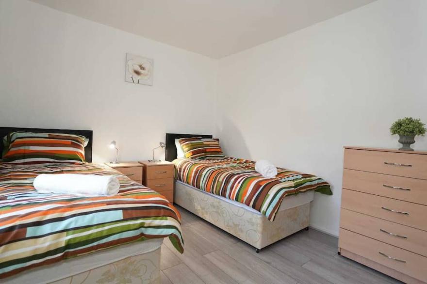 2 bedrooms BIRMINGHAM BHX-HS2 NEC COLESHILL LUXURY APARTMENT