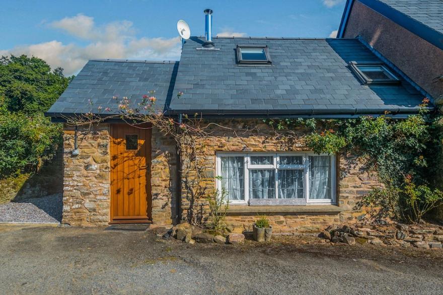 CREENAGH'S COTTAGE, Pet Friendly, With A Garden In Withypool