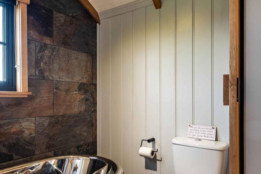 Monkwood Shepherd’s Hut