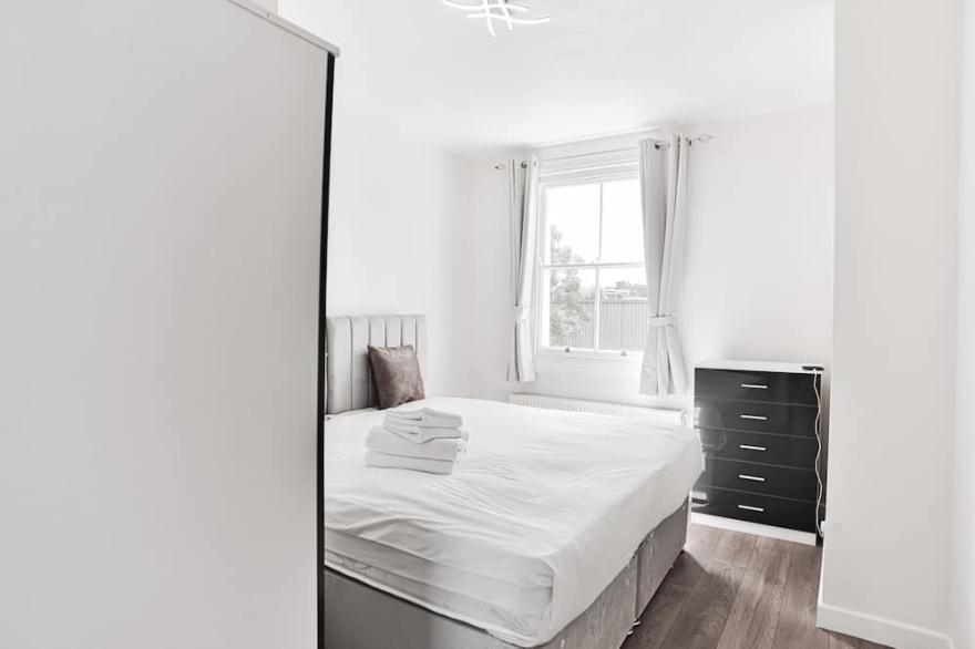 ONE-BED APARTMENT IN HEART OF CENTRAL LONDON