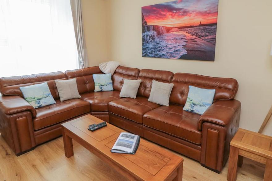 PIRATE'S PAD, family friendly, country holiday cottage in Mevagissey