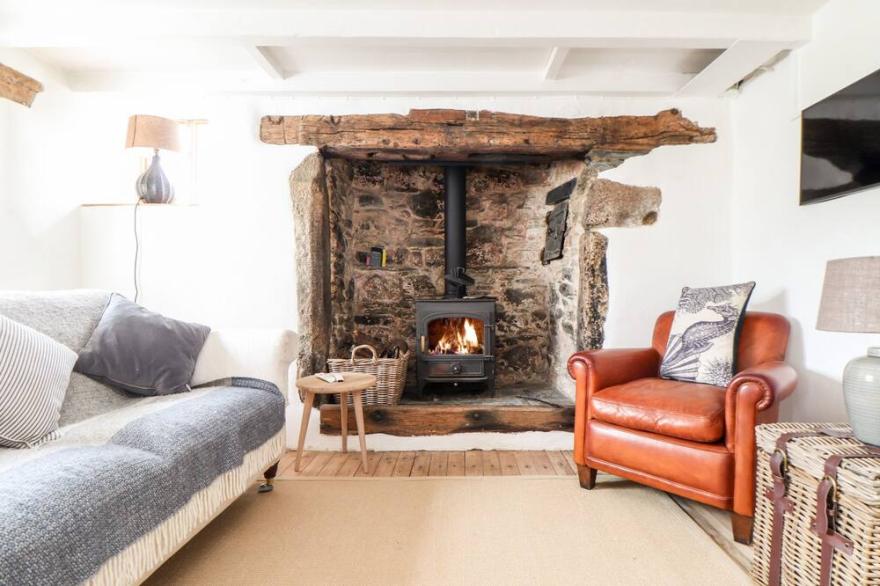 TRELASH COTTAGE, family friendly, with open fire in Warbstow,
