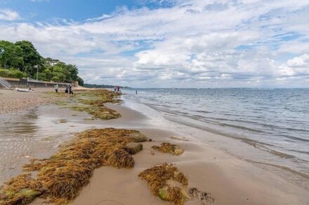 Holiday Home of Character Bembridge Isle of Wight Close Beach